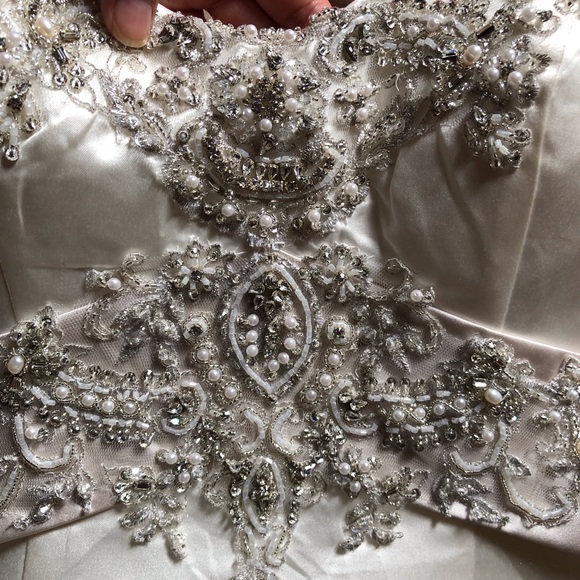 Casablanca 1994 Wedding Dress - pre-owned - Picture 4 of 17